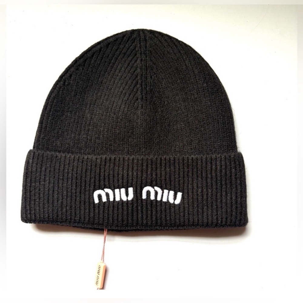 Miu Miu Winter  Ribbed Beanie-ONE SIZE